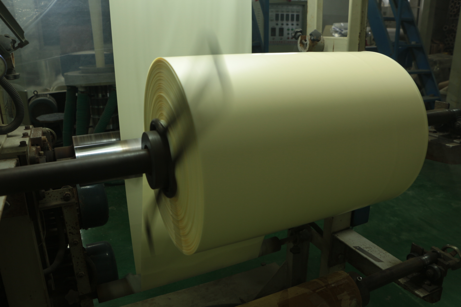 平達(dá)利吹膜生產(chǎn)線