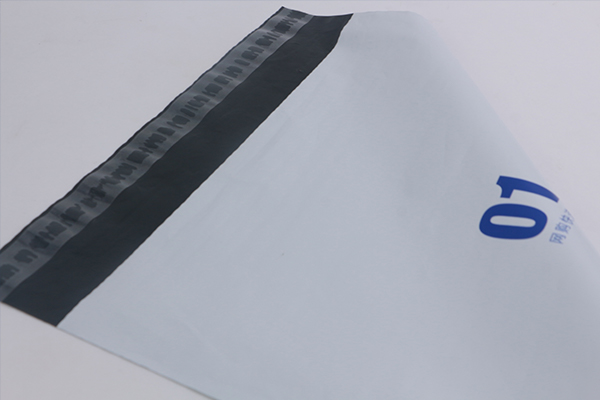 白色服裝pe自粘袋